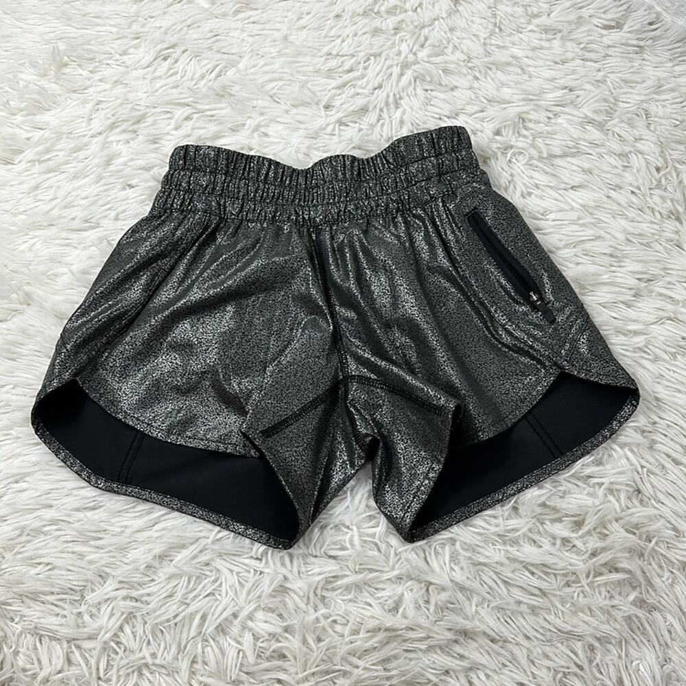 Lululemon Tracker Short V *4" Foil Luminosity Foil Print Black Silver